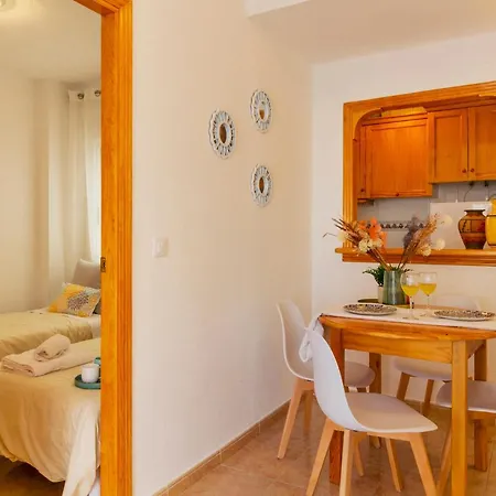 Pink Sunshine Apartment *